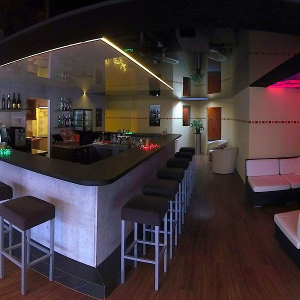 pano_bar_cut_bright (1)